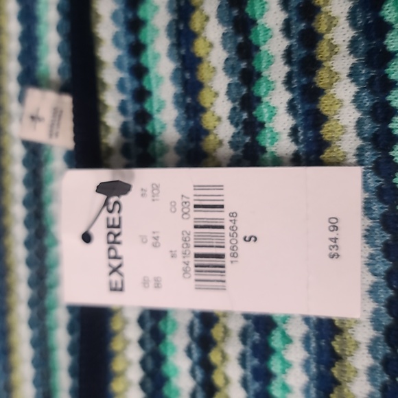 Express halter top - Picture 8 of 9